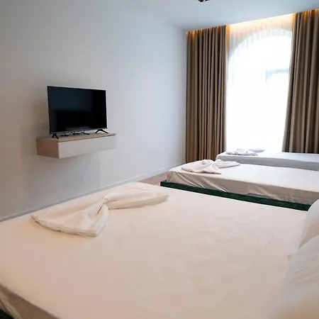 Hotel Leo