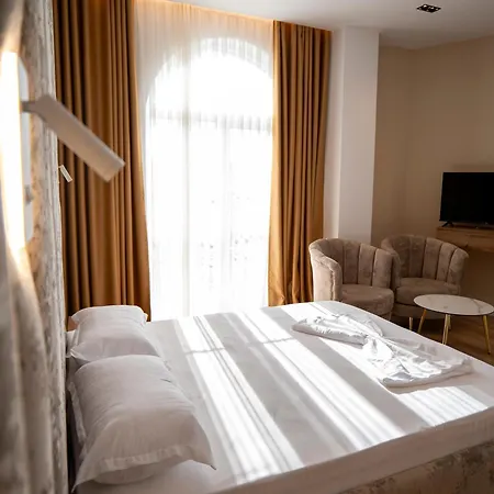 Hotel Leo *