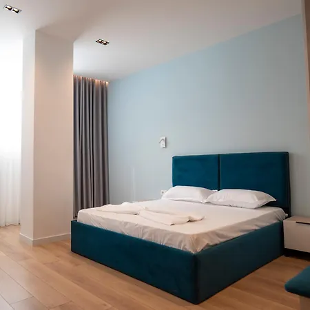 Leo Hotel