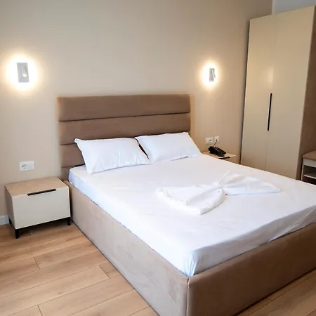 Hotel Leo Kukes