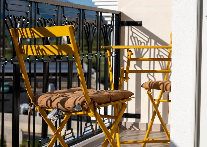 Отель Leo Kukes